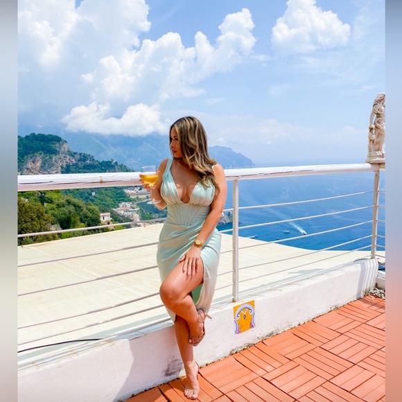 Mint green satin dress - Picture 2 of 3